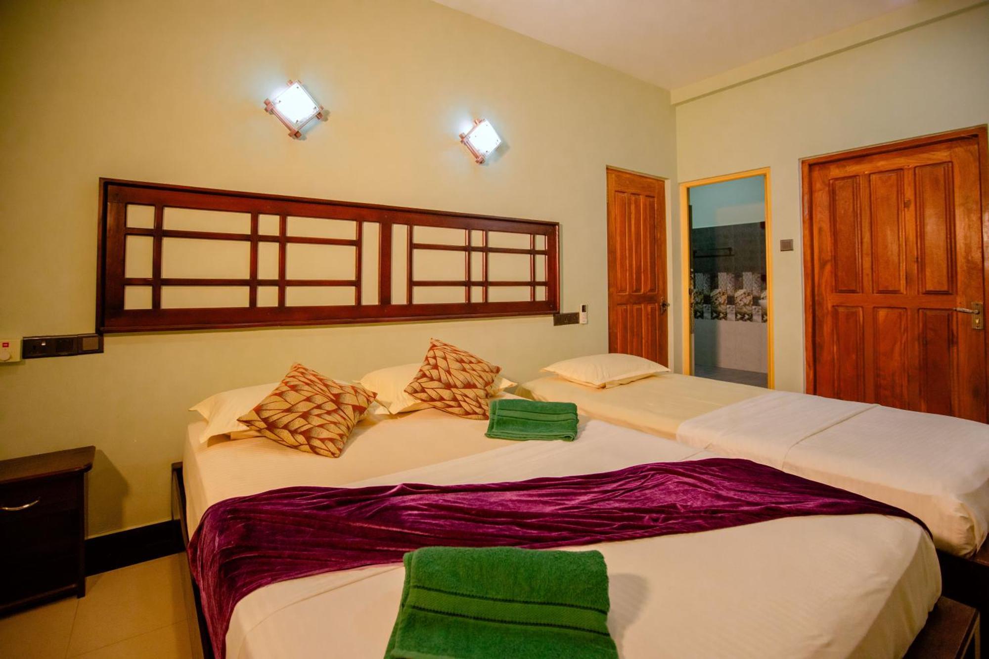 Yala River Face Inn Tissamaharama Extérieur photo