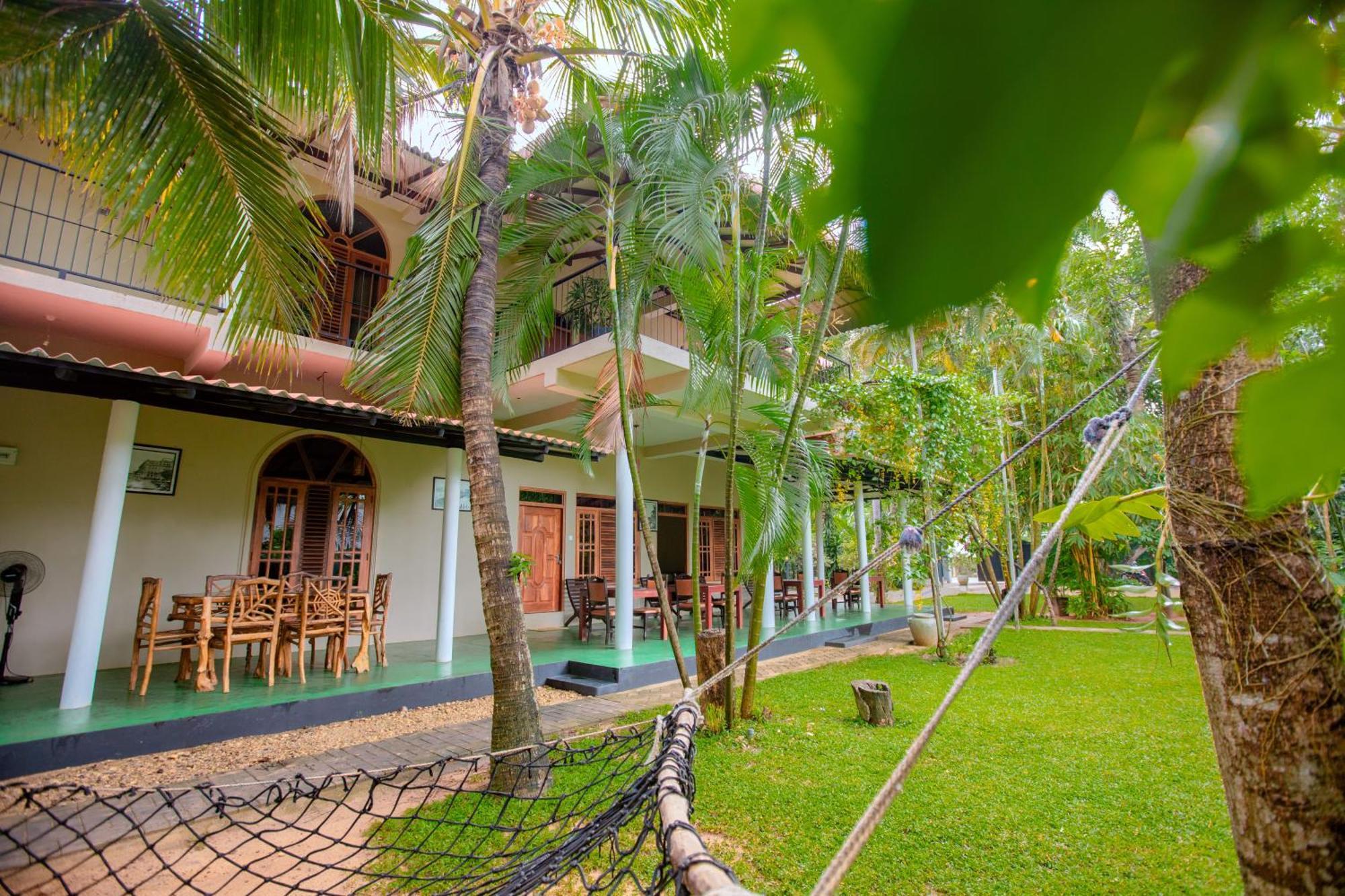 Yala River Face Inn Tissamaharama Extérieur photo